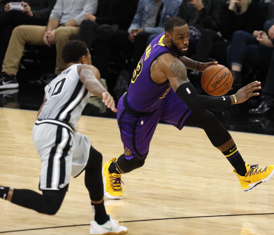 曼联上次击败热刺还是2022年10月，当时B费破门、C罗提前退场（曼联上一次战胜热刺要追溯到2022年10月：B费建功，C罗提前离场）