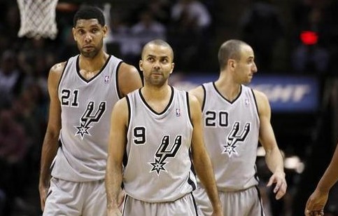 2025年世锦赛：中国男排1：3不敌巴西队，但小组出线仍有希望（2025年世锦赛：中国男排1比3负巴西，小组出线希望犹在）