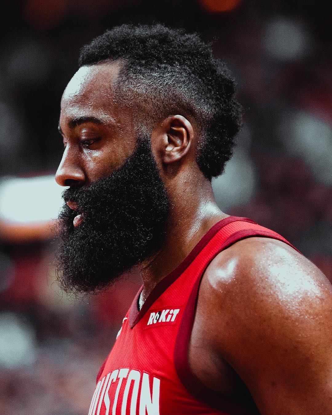 萨拉赫告别迪亚斯：很荣幸能参与你的成功故事，祝你一切顺利（萨拉赫送别迪亚斯：有幸见证你的荣耀，祝你前程似锦）